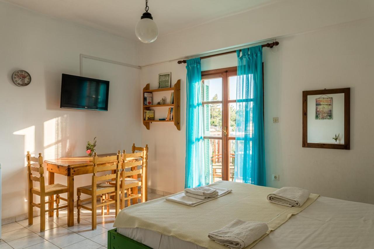 Penelope Apartments Stoupa Bagian luar foto