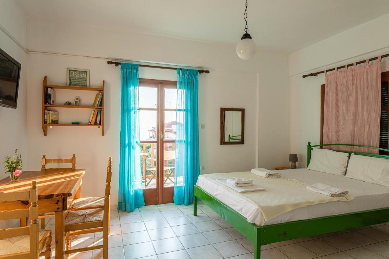 Penelope Apartments Stoupa Bagian luar foto